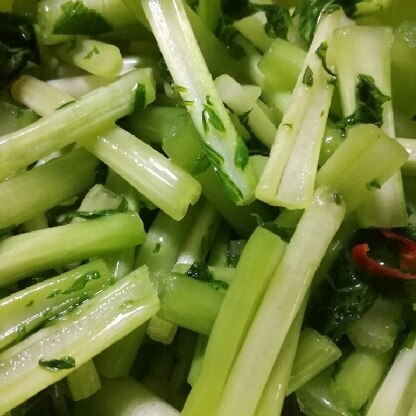 お野菜が高いので、大根についていた短い葉を集めて作りました。
シンプルで美味しかったです。
ご馳走様でした！